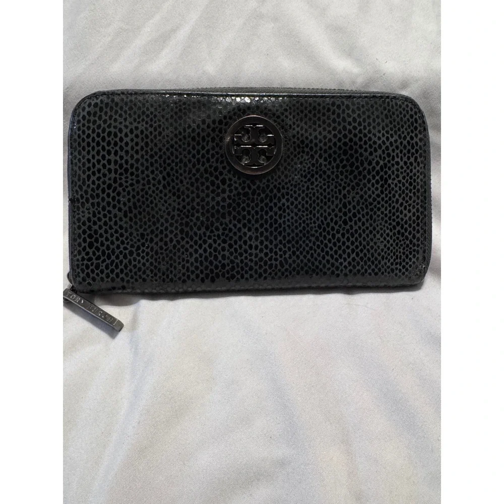 Tory Burch Snakeskin Embossed Leather Zip Around Continental Wallet Black Grey